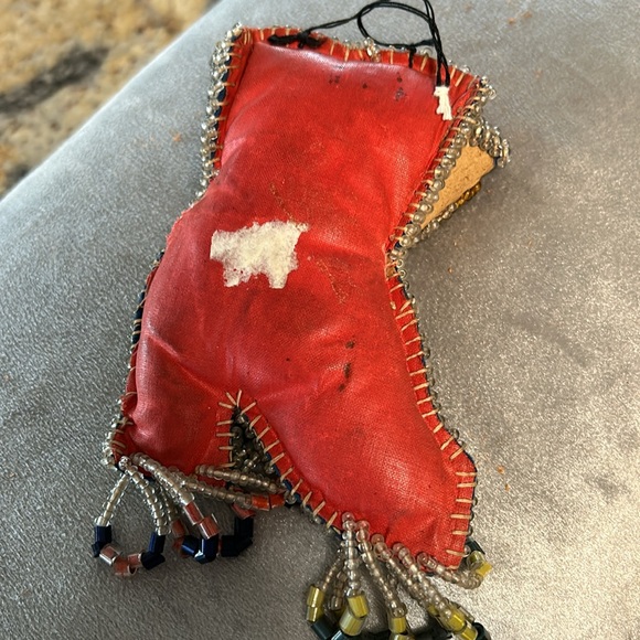 Antique Iroquois Native American beaded boot pincushion - Picture 4 of 7